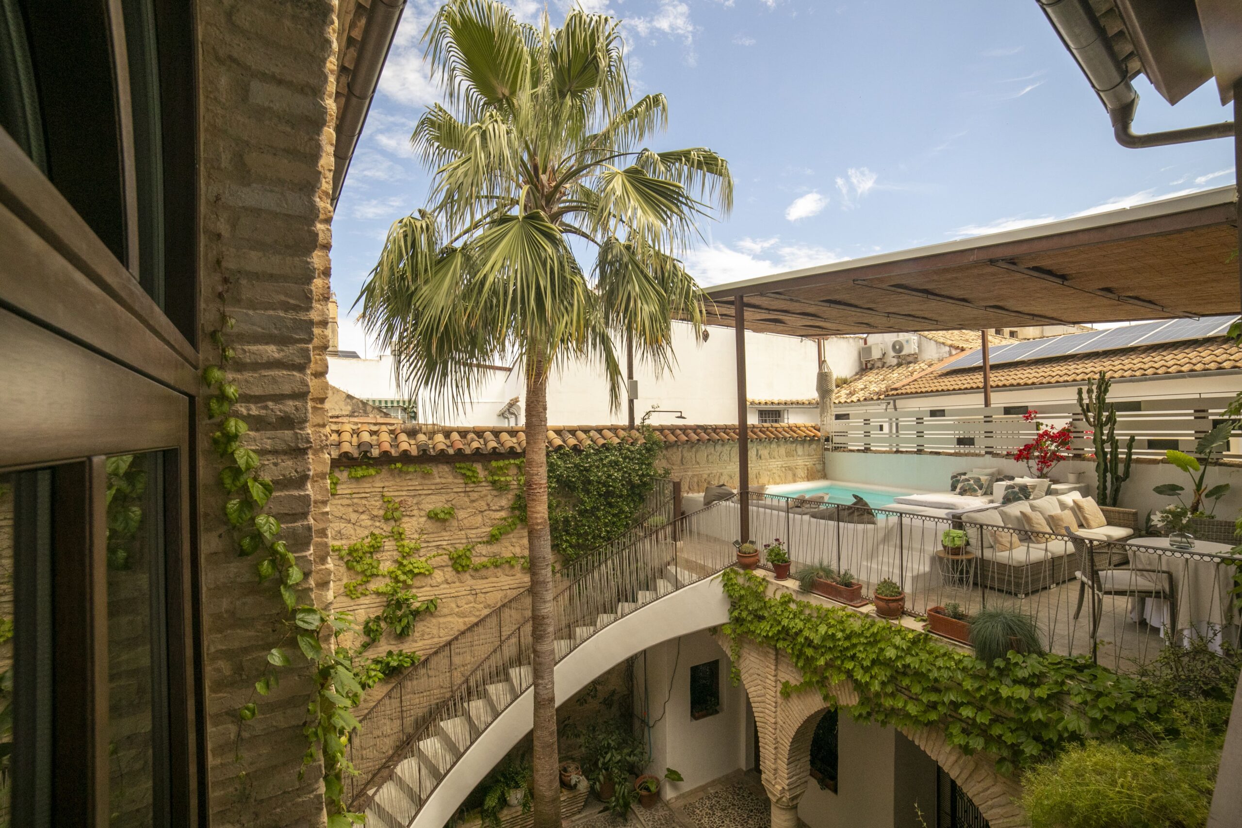 Bienvenid@ a Patio del Posadero: tu Oasis en Córdoba
